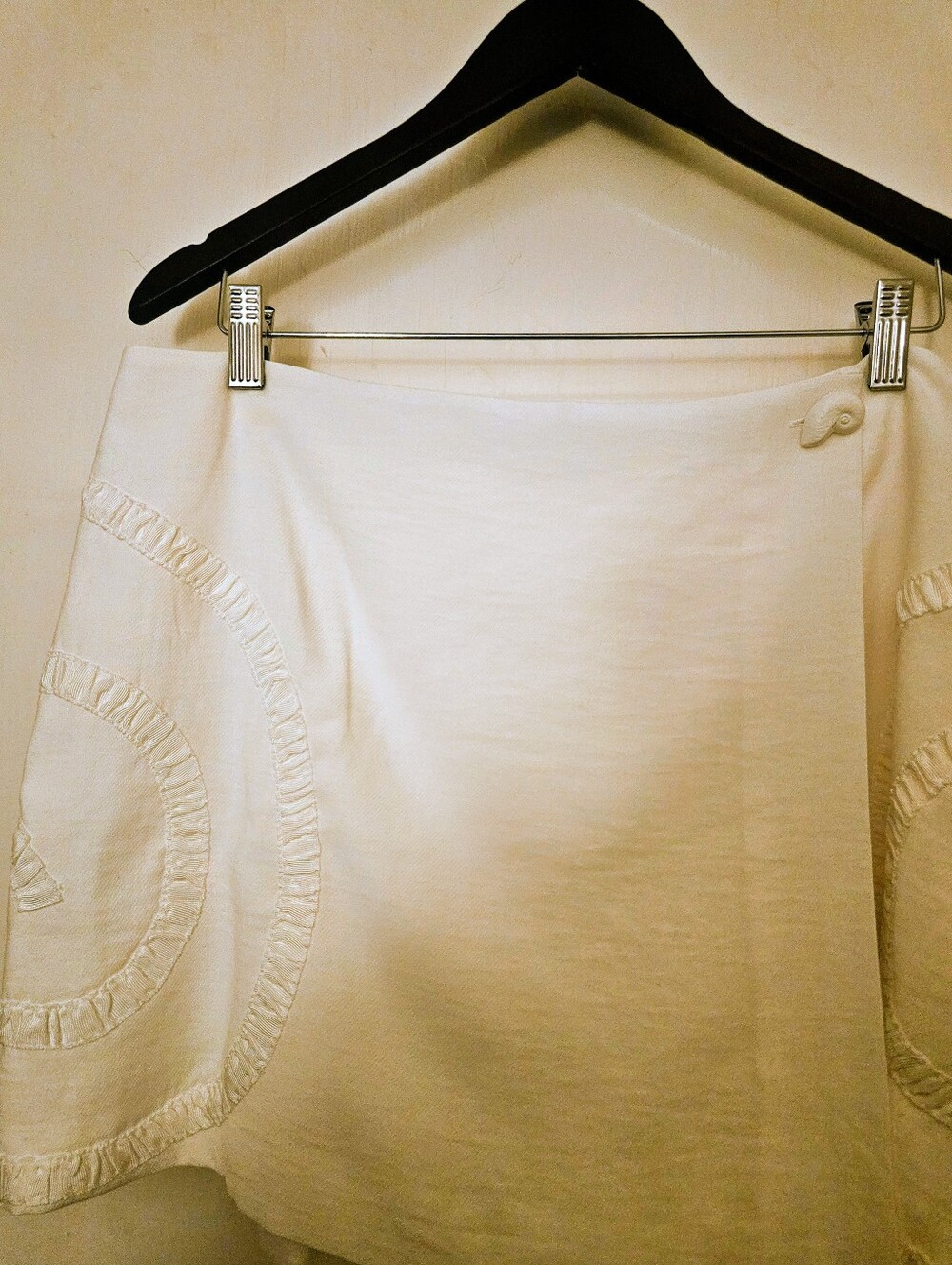 ANTONIO MELANI White A-Line Skort with Circular Ruffle Detail
